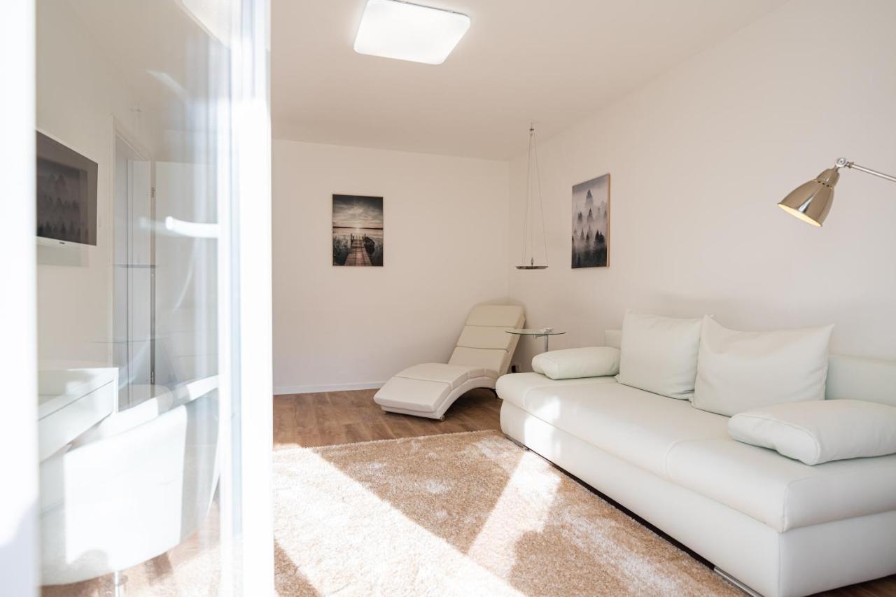 Sonnige Ferienwohnung In Neckarsulm Mit Massageliege & Wlan & Parken Exterior foto