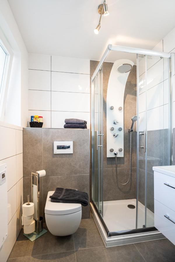 Sonnige Ferienwohnung In Neckarsulm Mit Massageliege & Wlan & Parken Exterior foto